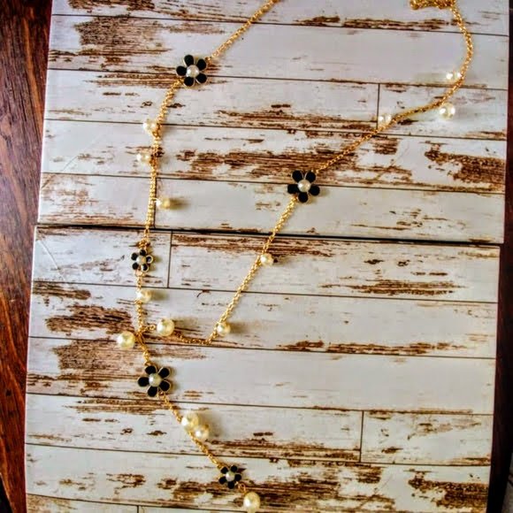 Daisy Chain Necklace - Picture 5 of 5